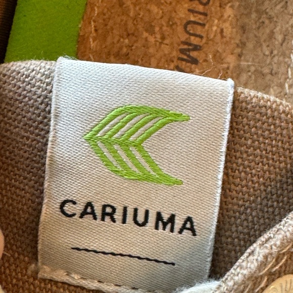 Tan Taupe Cariuma Canvas Sneakers Men’s 9.5 Women’s 11 Unisex Sustainable MINTY - Picture 8 of 11